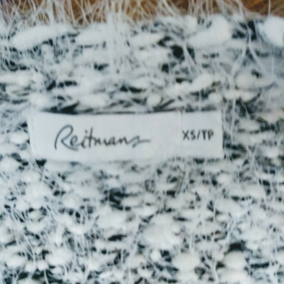 Reitmans  fuzzy cardigan size xs white/black - Picture 2 of 4